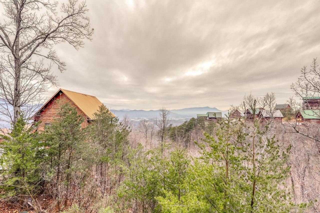 Sweet Surrender * Pigeon Forge